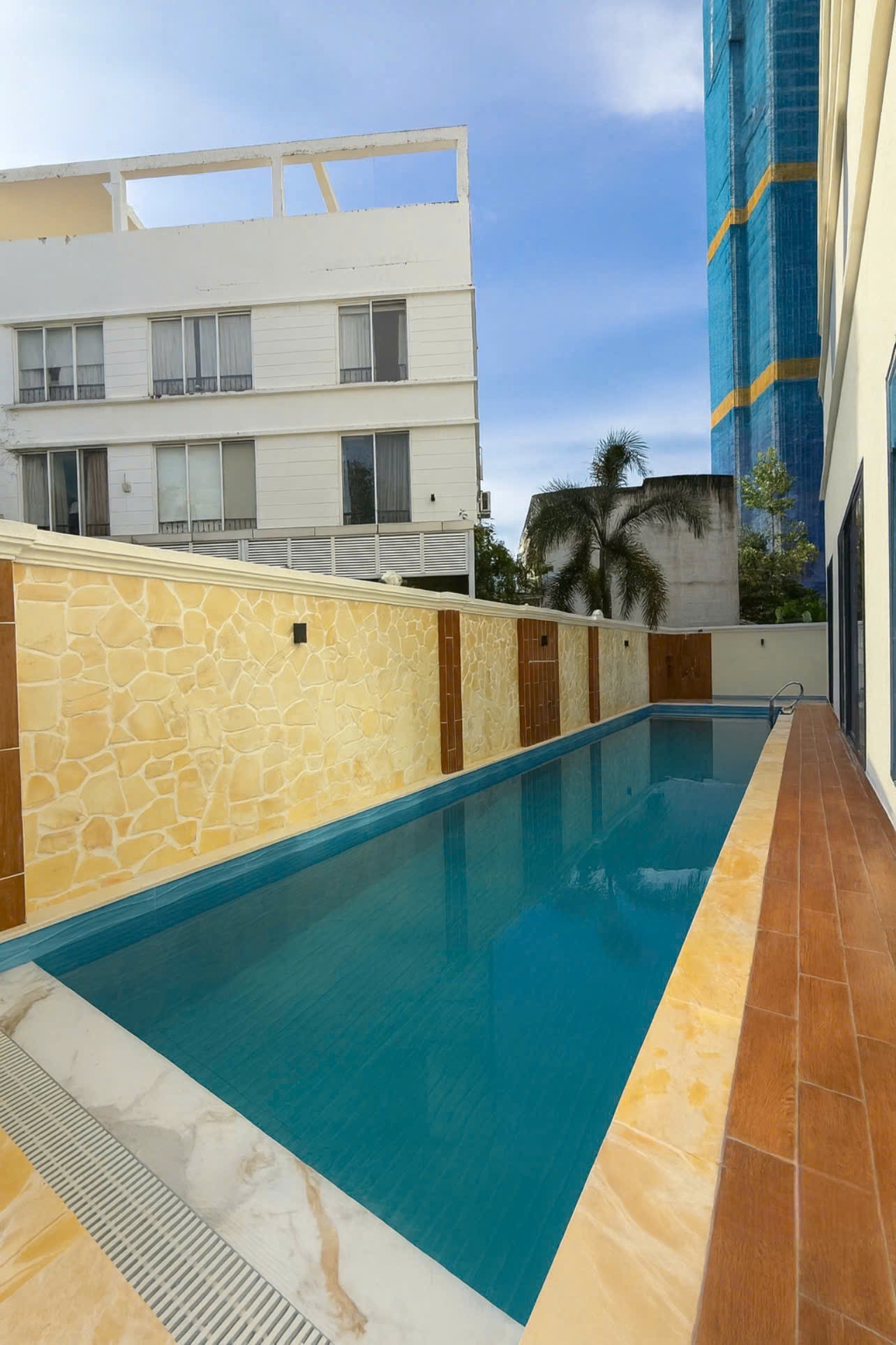 Cho thuê Nhà mặt tiền Quận 7, Hồ Chí Minh, Diện tích 500m², Giá Thương lượng 3