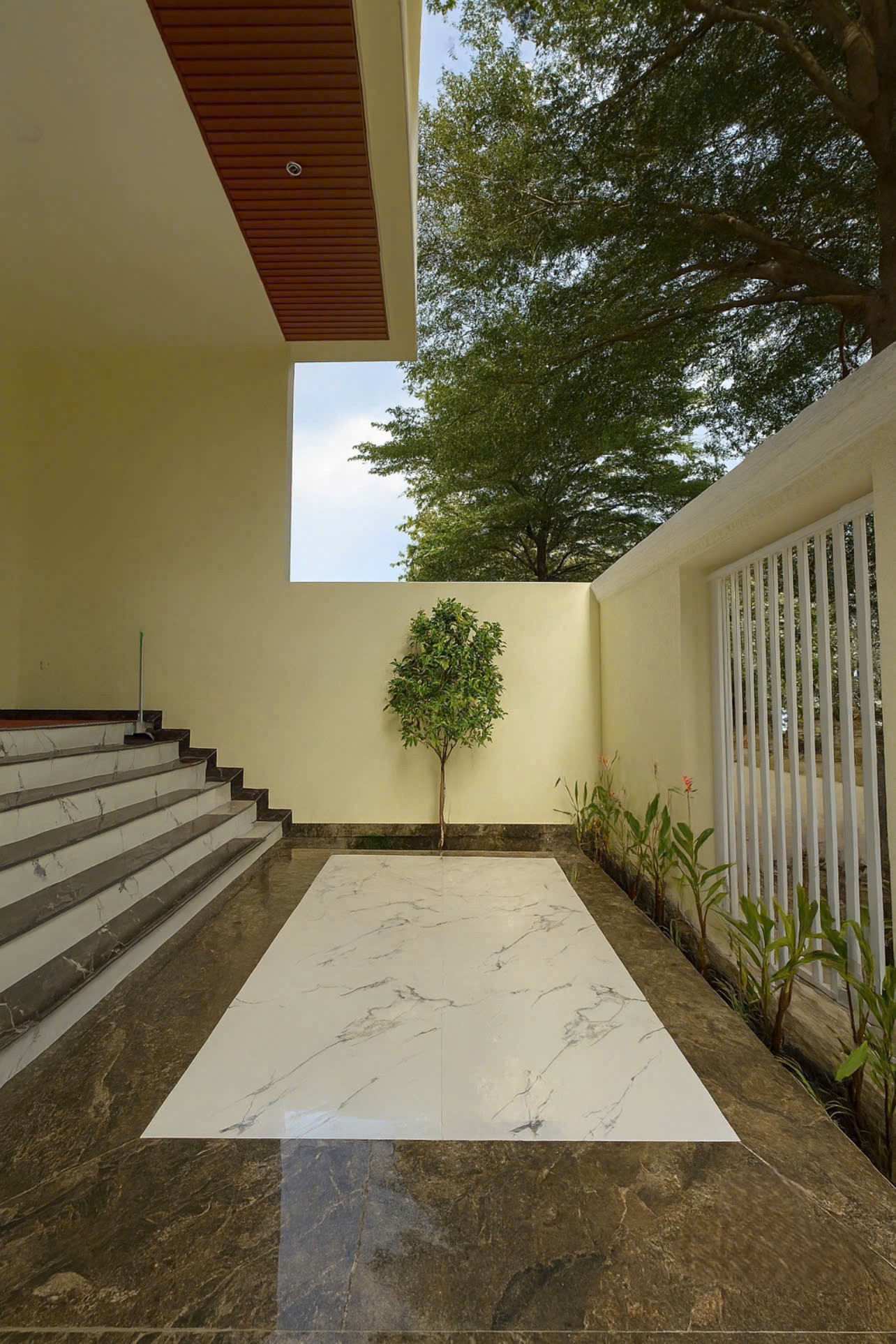 Cho thuê Nhà mặt tiền Quận 7, Hồ Chí Minh, Diện tích 500m², Giá Thương lượng