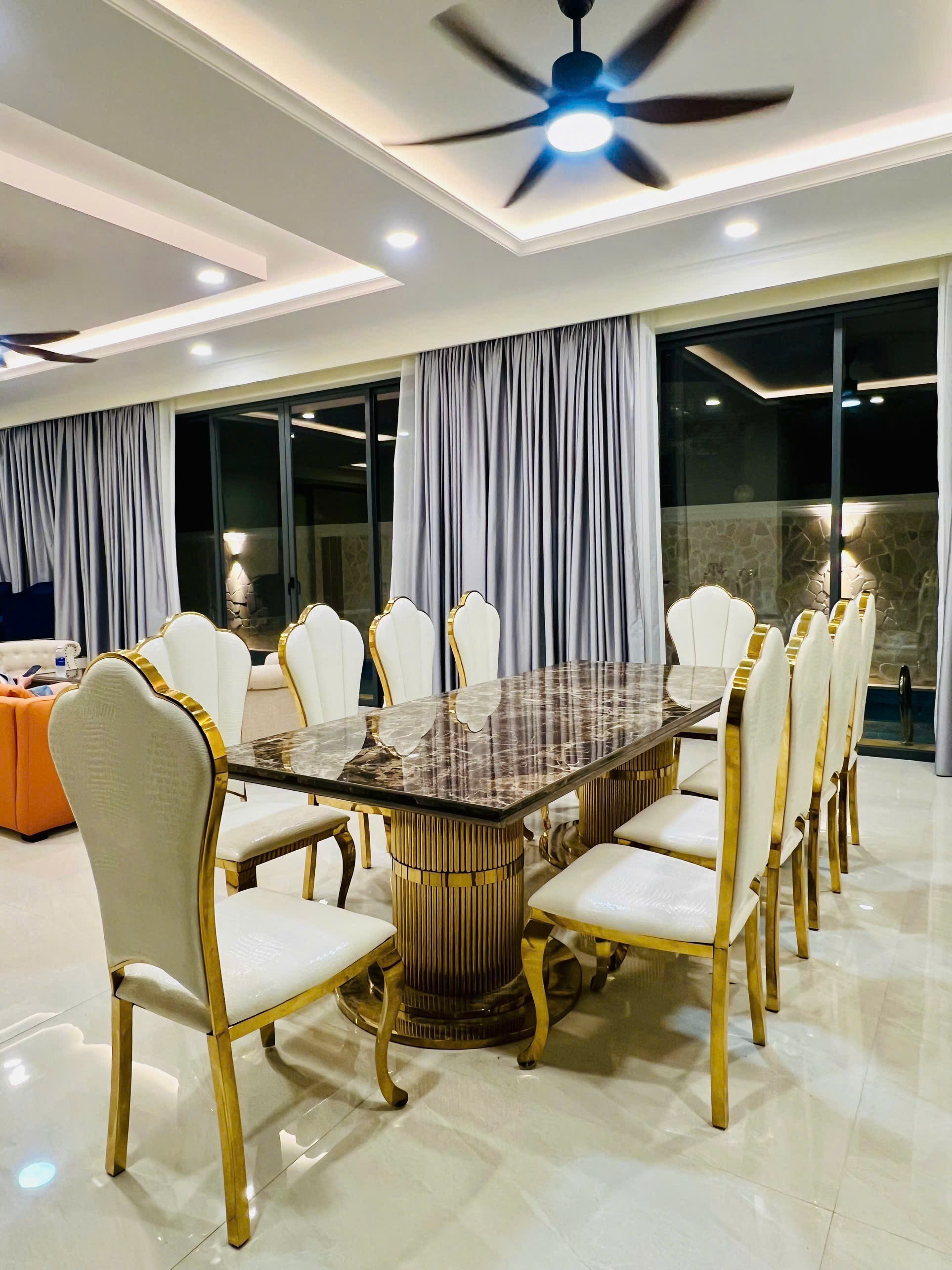 Cho thuê Nhà mặt tiền Quận 7, Hồ Chí Minh, Diện tích 500m², Giá Thương lượng 11