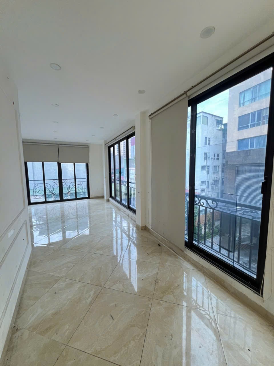 18.11.25.1 phân lô Láng Hạ, ô tô chạy vòng quanh nhà 6  tầng thang máy mới kính coong 3