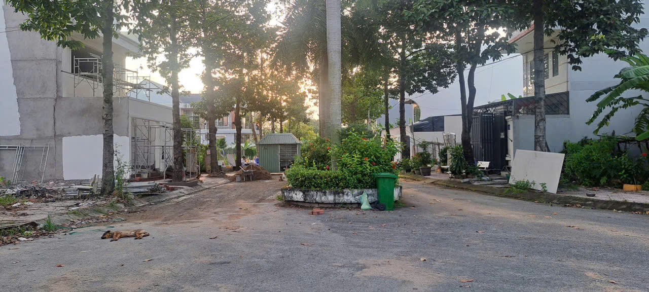 Cần bán Đất Phường Phú Hữu, Quận 9, Diện tích 150m², Giá 9 Tỷ 2