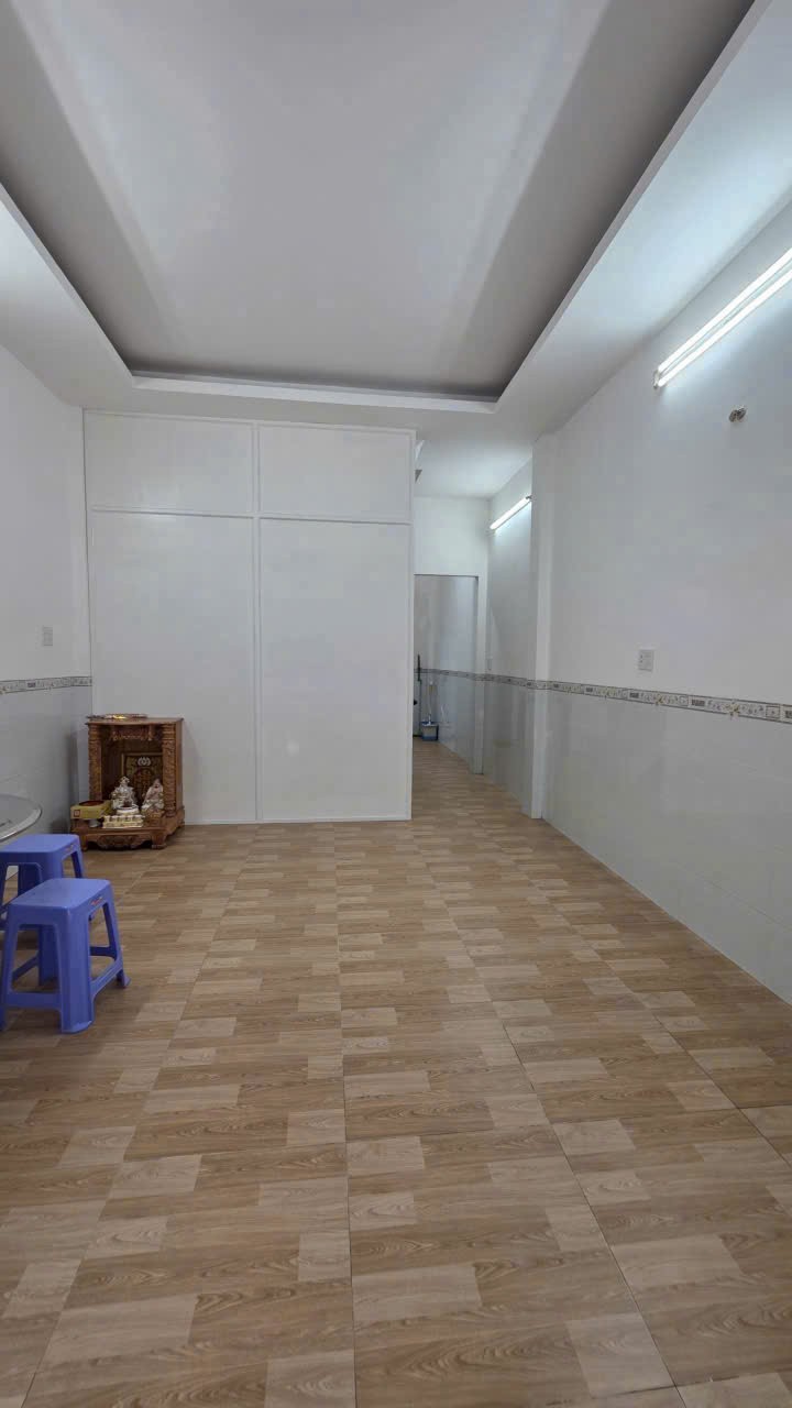 Bán nhà hẻm đường số 5 , Bình Hưng Hòa dt 48m2 1 lầu , 2pn , 2wc giá 4,76 tỷ 2