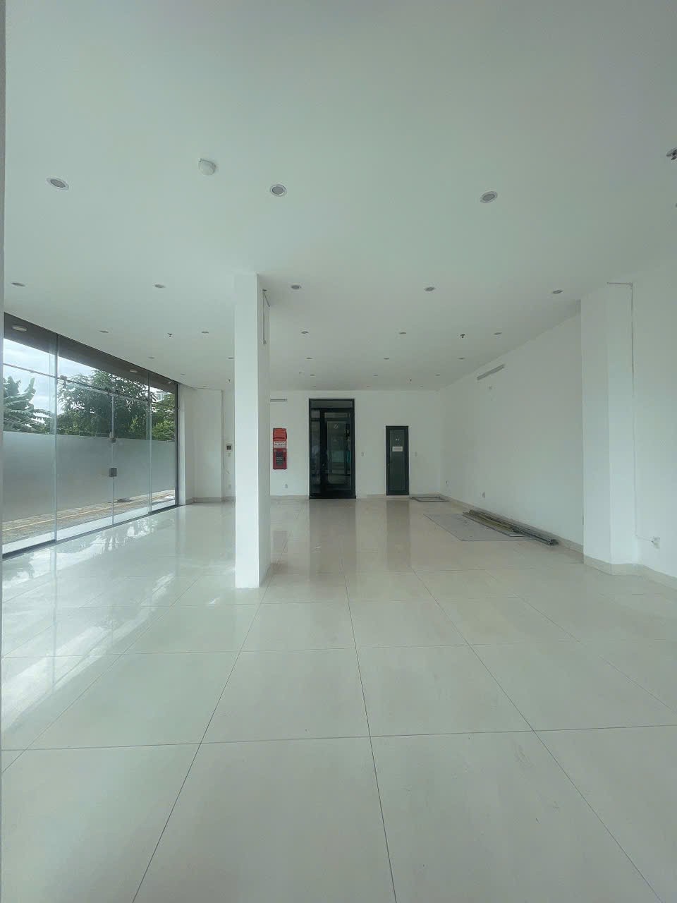 Cho thuê mặt bằng đường mai hắc đế đà nẵng 2 mặt tiền vị trí chợ đêm cầu rồng