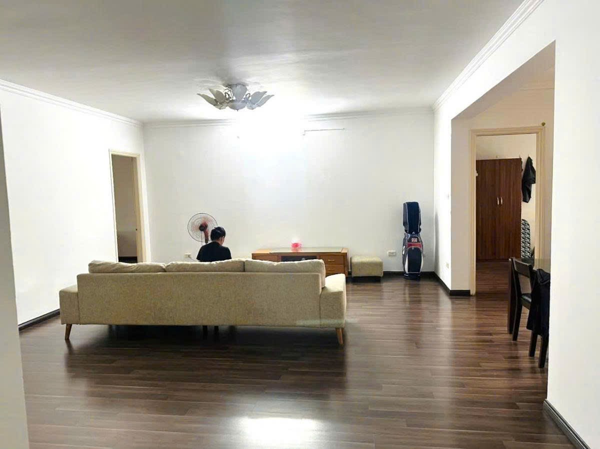 19.11.25.1 Bán căn hộ 4 PN 3WC sửa đẹp, DT 142m2 giá cực rẻ chỉ 10,5 tỷ khu ĐT Mỹ Đình Sông Đà 5