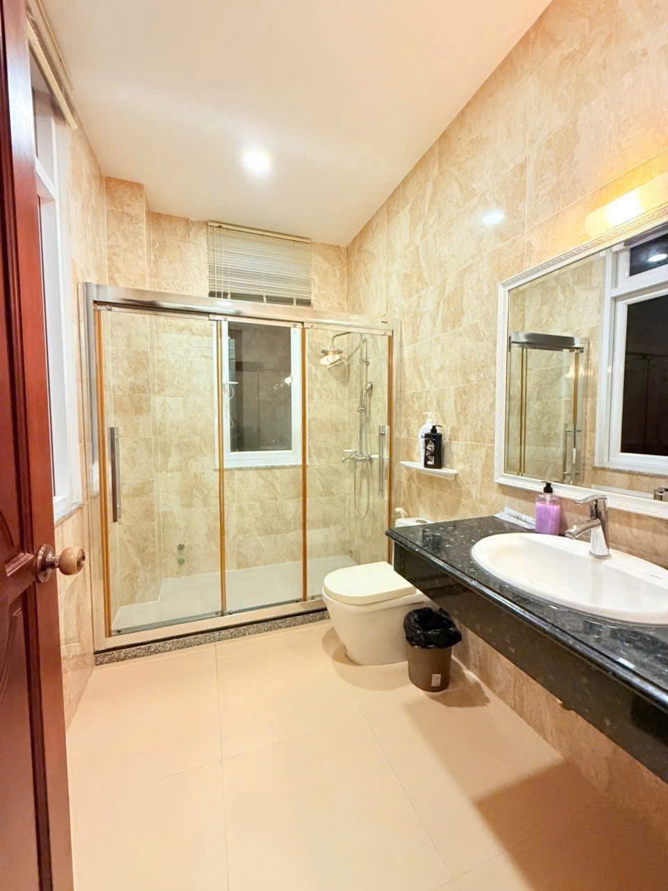 Cho thuê Nhà mặt tiền Phường Thảo Điền, Quận 2, Diện tích 270m², Giá 180 Triệu/tháng 12