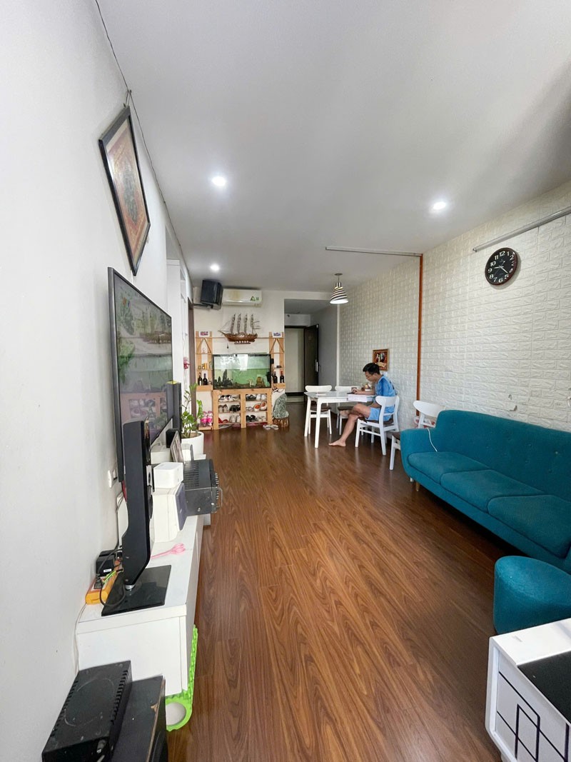 Chính chủ bán 65,7m2 Tòa CT2 Chung cư Homeland - 2PN, ban công Tây Bắc. Giá tốt, sổ sẵn CC ngay