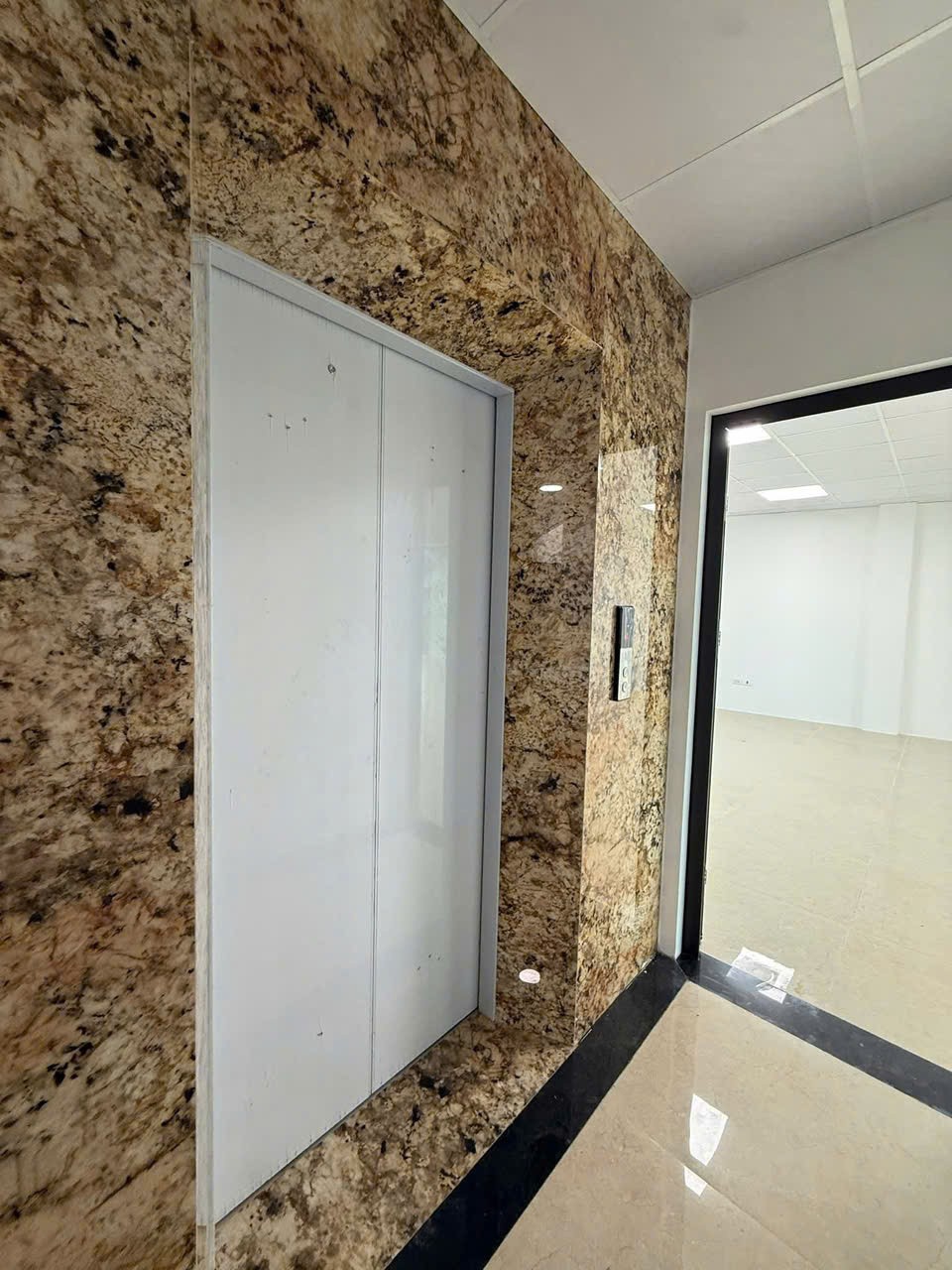 Mặt phố Đào Tấn Mặt Tiền 6.5M 5 Tầng Thang Máy 160M2 122 Tỷ 4