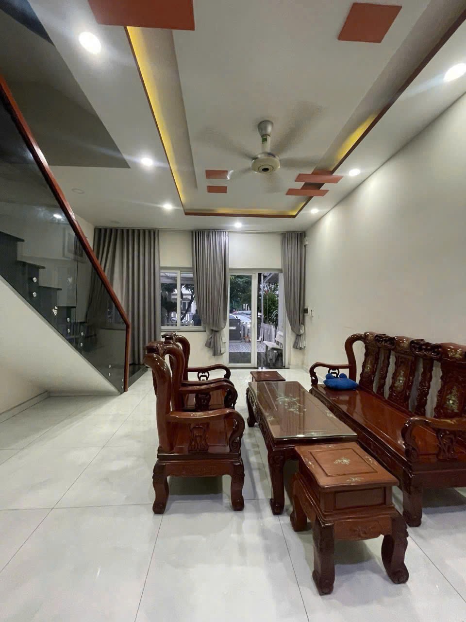 Cho thuê Nhà mặt tiền Phường Phú Hữu, Quận 9, Diện tích 100m², Giá 15 Triệu/tháng