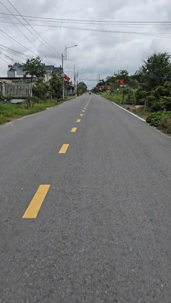 Bán lô đất thổ cư 1/ Láng Cẩm , xã Đức Lập Hạ dt 295m2 giá 3 tỷ 2