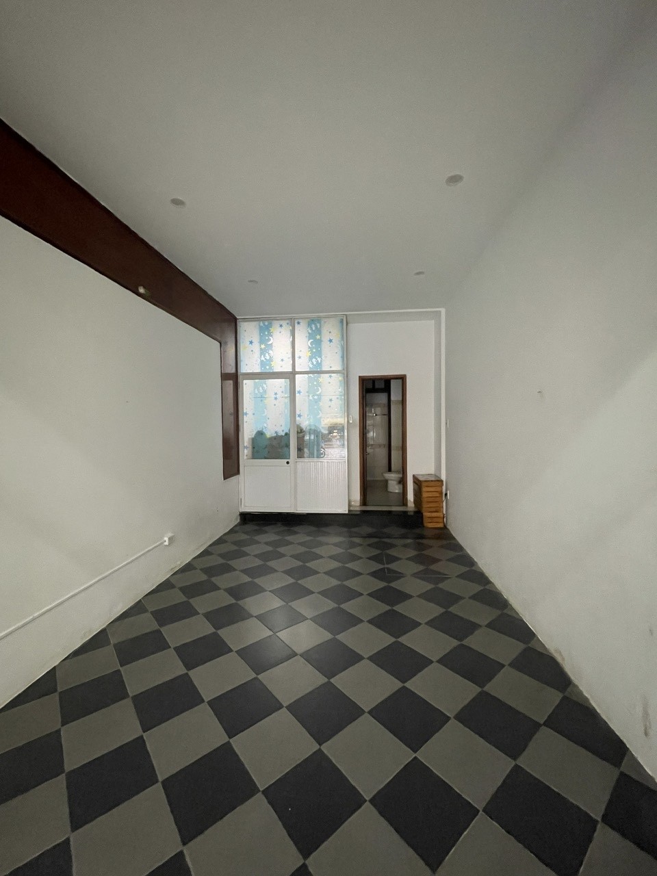 cho thuê mặt bằng đường phan đăng lưu hải châu đà nẵng riêng biệt lối đi giá tốt 2