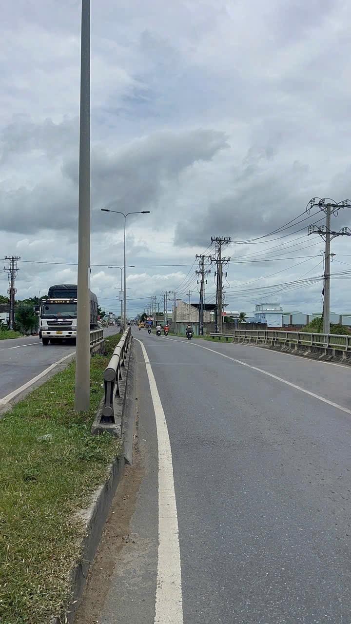 Bán nhà kho mặt tiền Gia Miệng xã Lương Hòa dt 750m2 ( có 200m2 thổ ) giá 5,2 tỷ