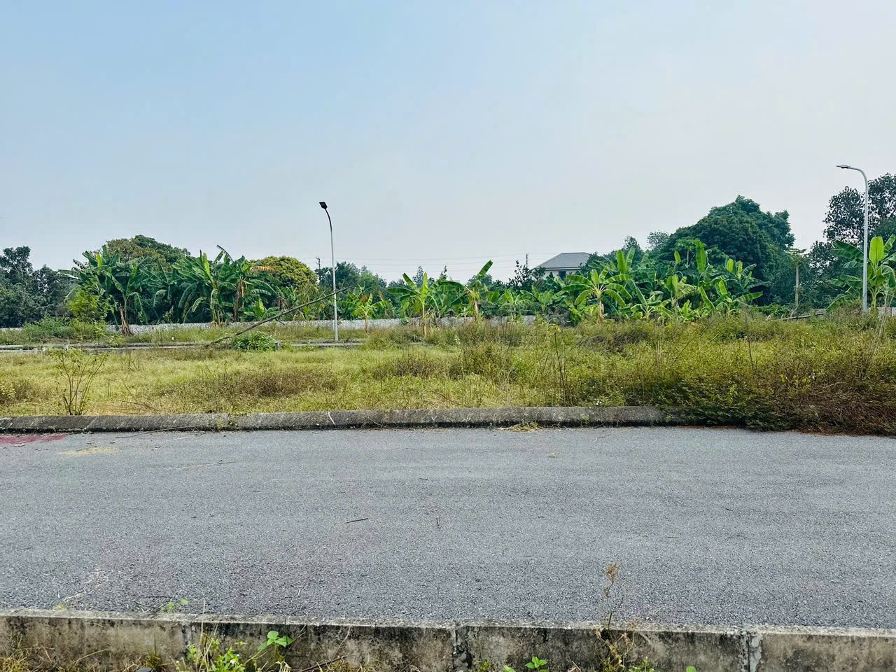 CẦN BÁN GẤP - LÔ ĐẤT 2 MẶT TIỀN ĐẸP NHẤT KHU VỰC CỔ ĐÔNG - HÒA LẠC chưa tới 2 tỷ 2