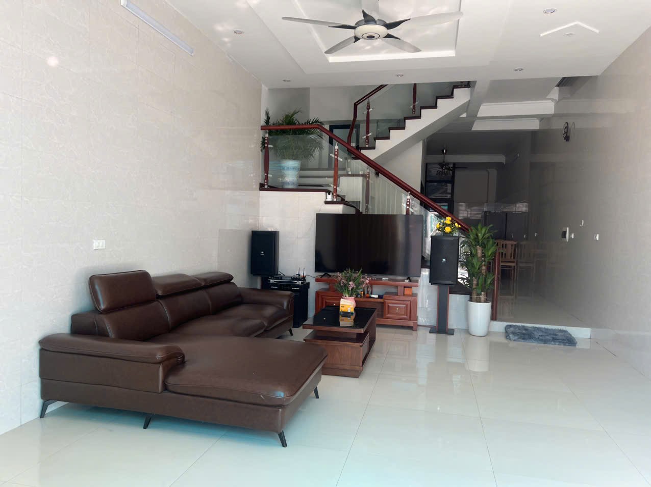 Cần bán 125m2 Nhà 3 Tầng Trung Dương - Gia Lâm. Cách Vin chưa đến 500m, ô tô vào nhà