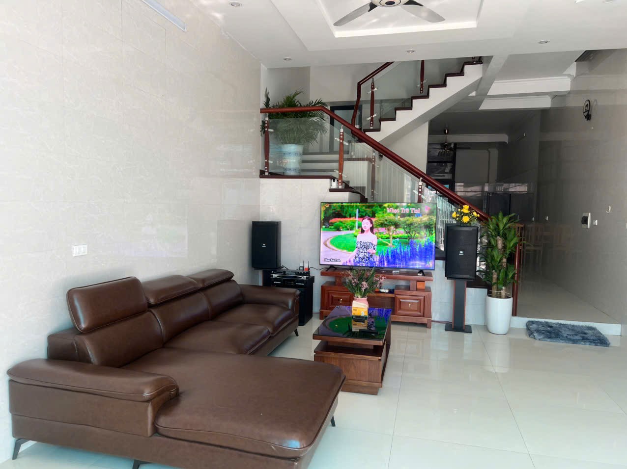 Cần bán 125m2 Nhà 3 Tầng Trung Dương - Gia Lâm. Cách Vin chưa đến 500m, ô tô vào nhà 3