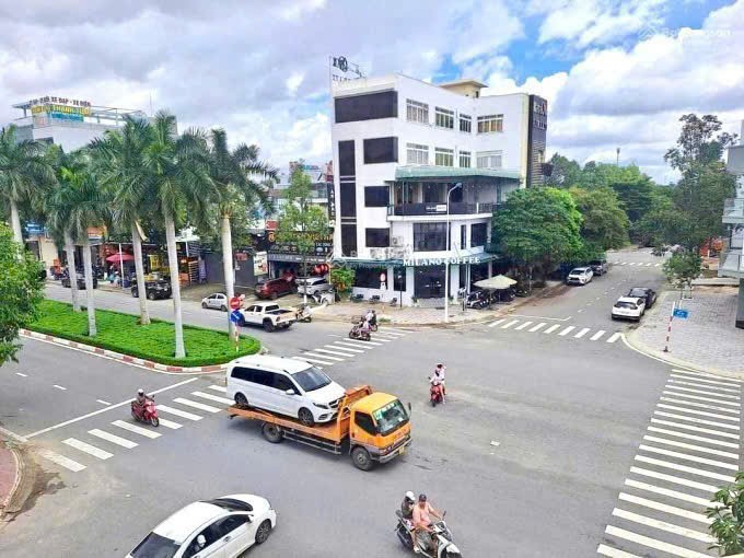 Cần bán Đất Phường Đông Hòa, Dĩ An, Diện tích 100m², Giá 8.9 Tỷ