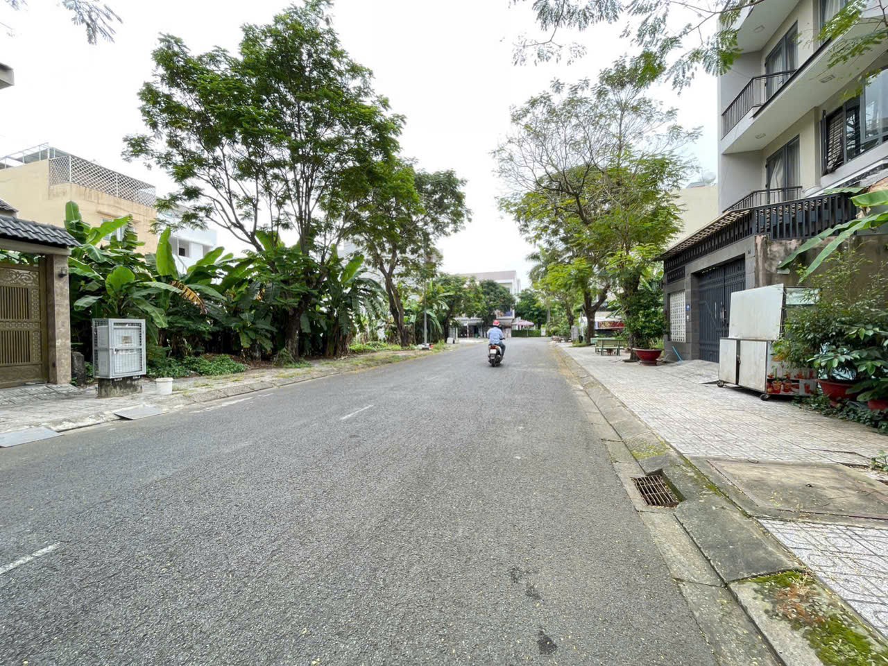 Cần bán Đất Phường Phú Hữu, Quận 9, Diện tích 120m², Giá 10 Tỷ