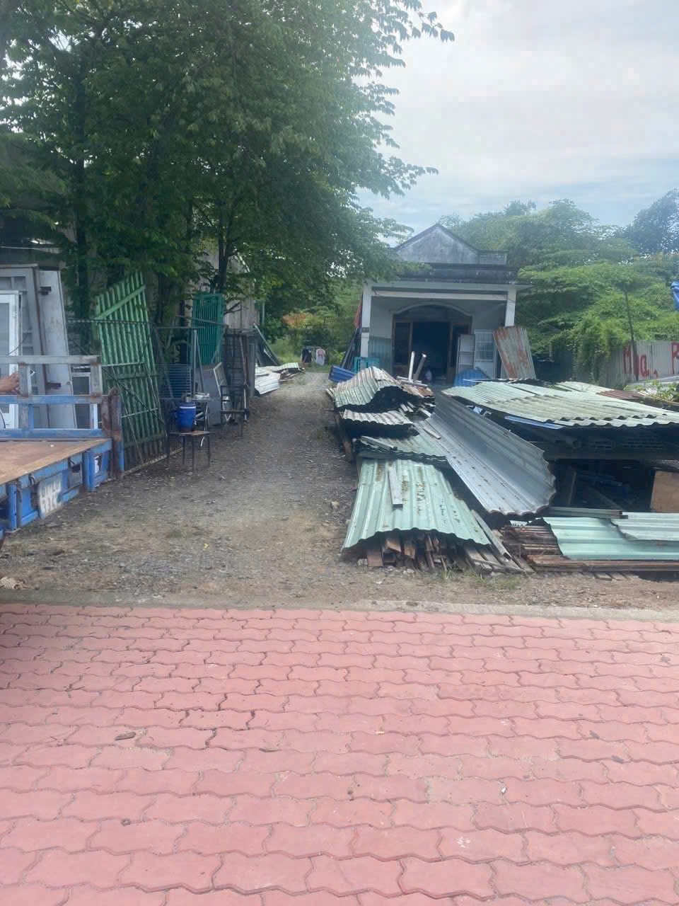 BÁN ĐẤT TẶNG NHÀ – MẶT TIỀN TL8 HOÀ PHÚ  936M² – NỞ HẬU ĐẸP – GIẢM SỐC 2 TỶ! 2