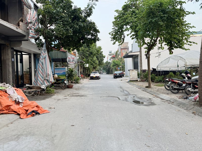 Đất Nở Hậu 120m2 Trâu Quỳ - Đường 11m Kèm Vỉa Hè - Khu Dân Cư Sầm Uất, Gần Trường/Chợ