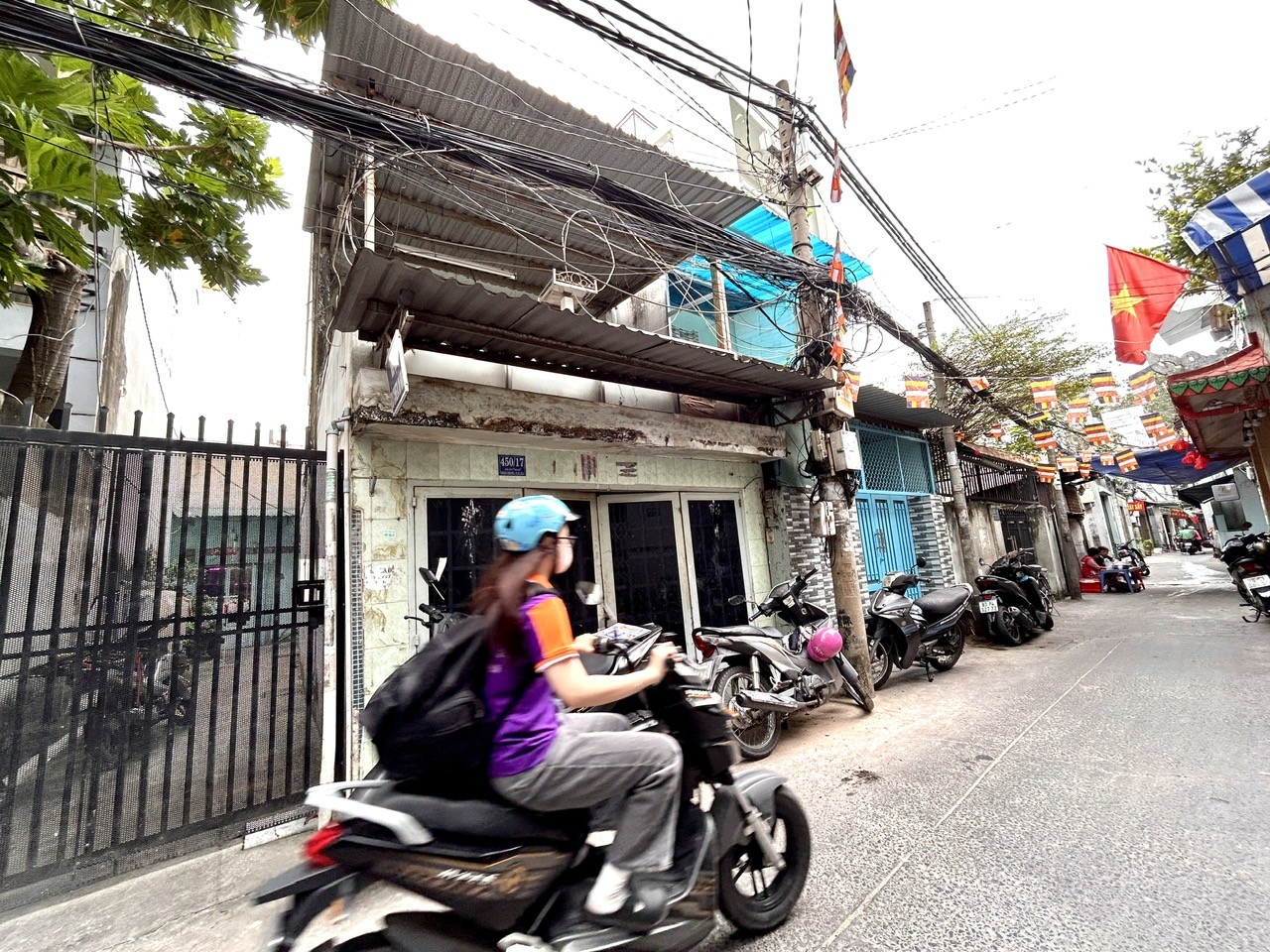 BĂN NHÀ NGANG 4.1 NỞ HẬU 7.9M- Đ. ĐOÀN VĂN BƠ- MUA 1 ĐƯỢC 2 DT 65M2 MÀ CHI 6.1T THÔNG RA CHỢ 200 4