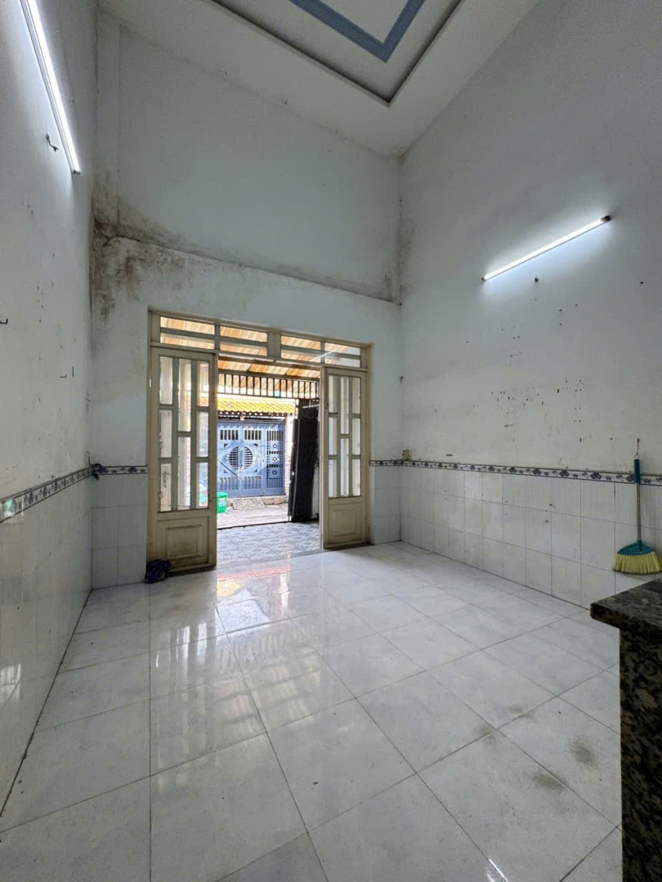 Bán nhà hẻm giá rẻ Liên Khu 5-6, BHH B dt 60m2 gác lửng 2pn 1wc giá 3,65 tỷ 3