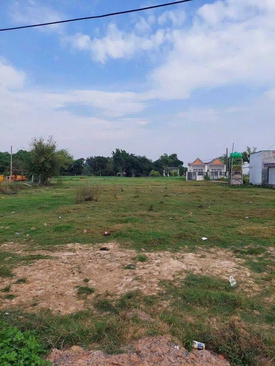 Bán đất thổ cư mặt tiền đường Chợ Chiều , xã Đức Hòa Đông dt 190m2 giá 2,75 tỷ 3