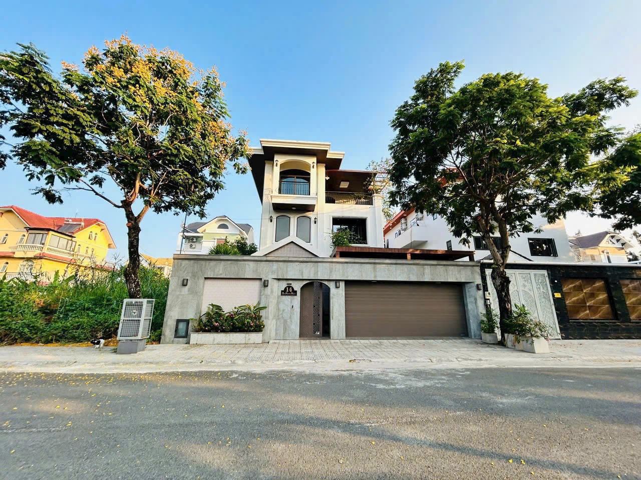 Cho thuê Nhà mặt tiền Phường Phước Long B, Quận 9, Diện tích 180m², Giá 30 Triệu/tháng