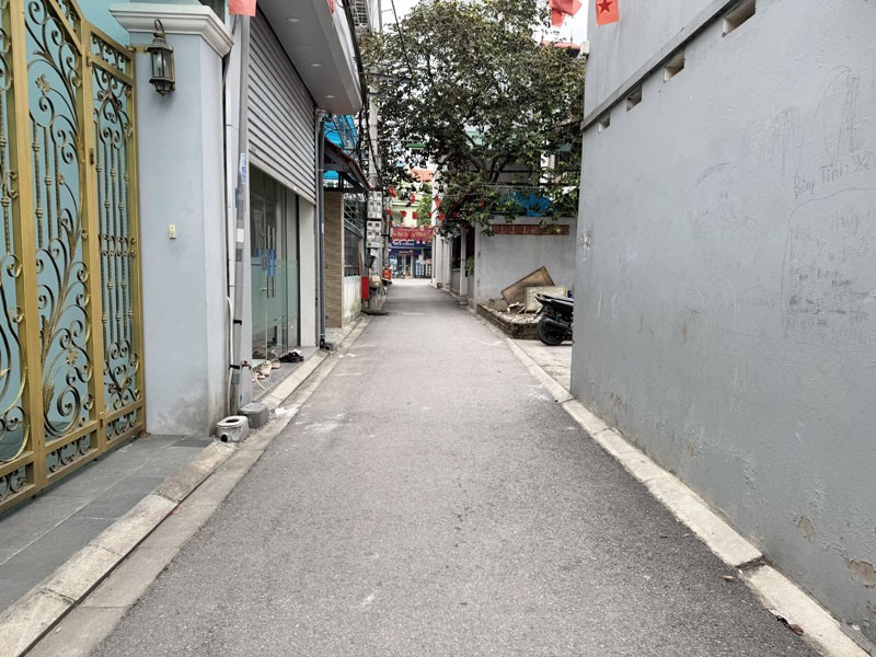 Bán 100m2 nhà 4 tầng 18 phòng trọ, cho thuê 35tr/tháng, đường thông ô tô, cách 30m Ngô Xuân Quảng