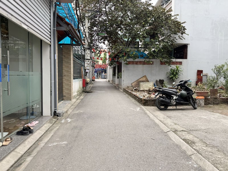 Bán 100m2 nhà 4 tầng 18 phòng trọ, cho thuê 35tr/tháng, đường thông ô tô, cách 30m Ngô Xuân Quảng 3