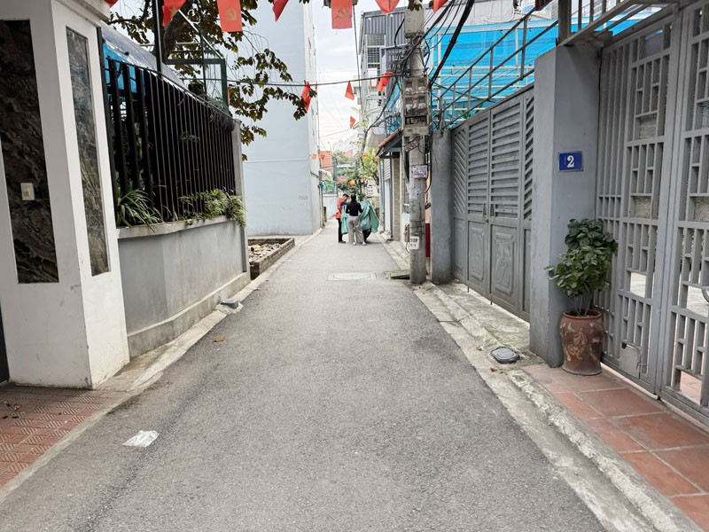 Bán 100m2 nhà 4 tầng 18 phòng trọ, cho thuê 35tr/tháng, đường thông ô tô, cách 30m Ngô Xuân Quảng 5