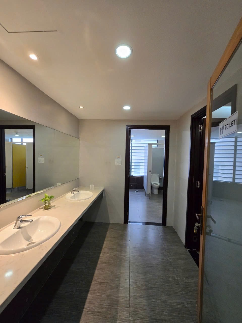 Cho thuê Văn phòng Phú Nhuận, Hồ Chí Minh, Diện tích 485m², Giá Thương lượng 7