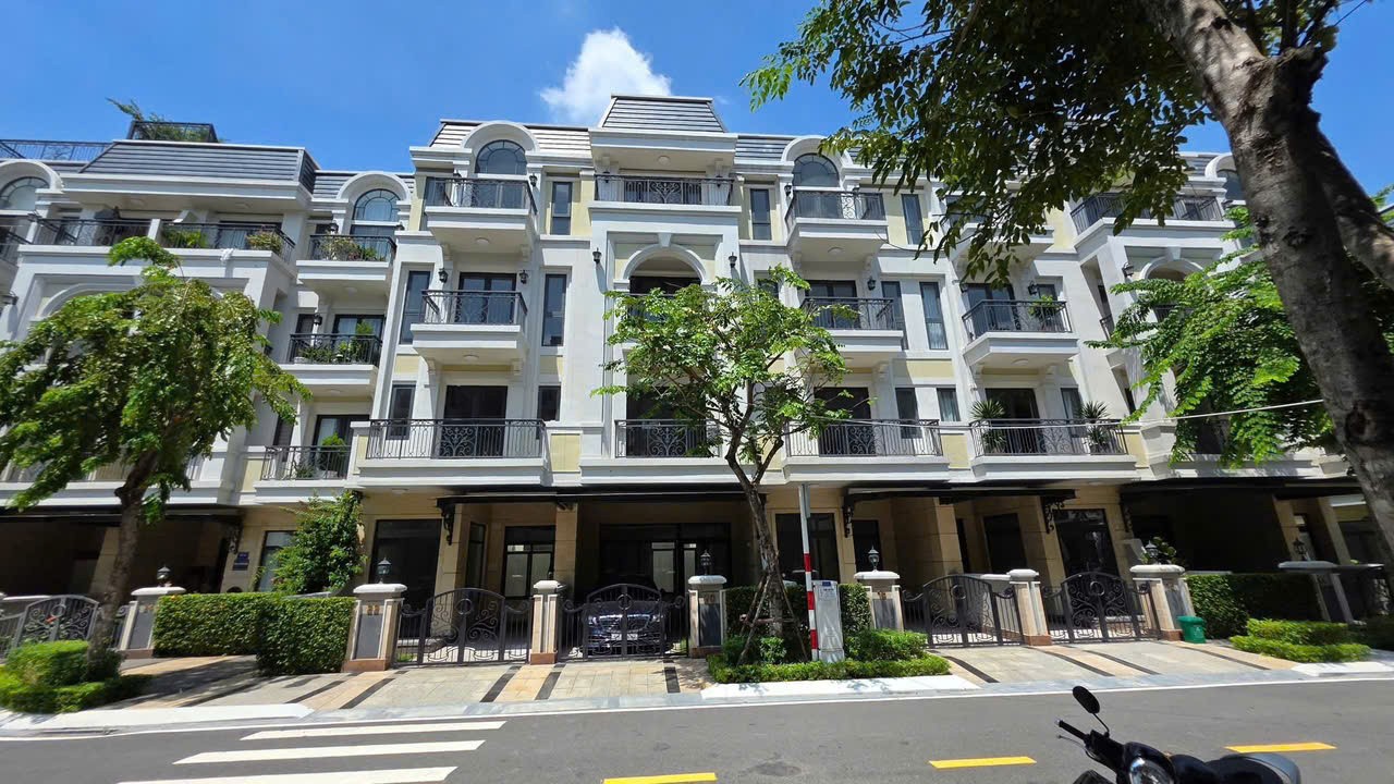 Cần bán Nhà mặt tiền Phường Phú Hữu, Quận 9, Diện tích 90m², Giá 16.5 Tỷ 4