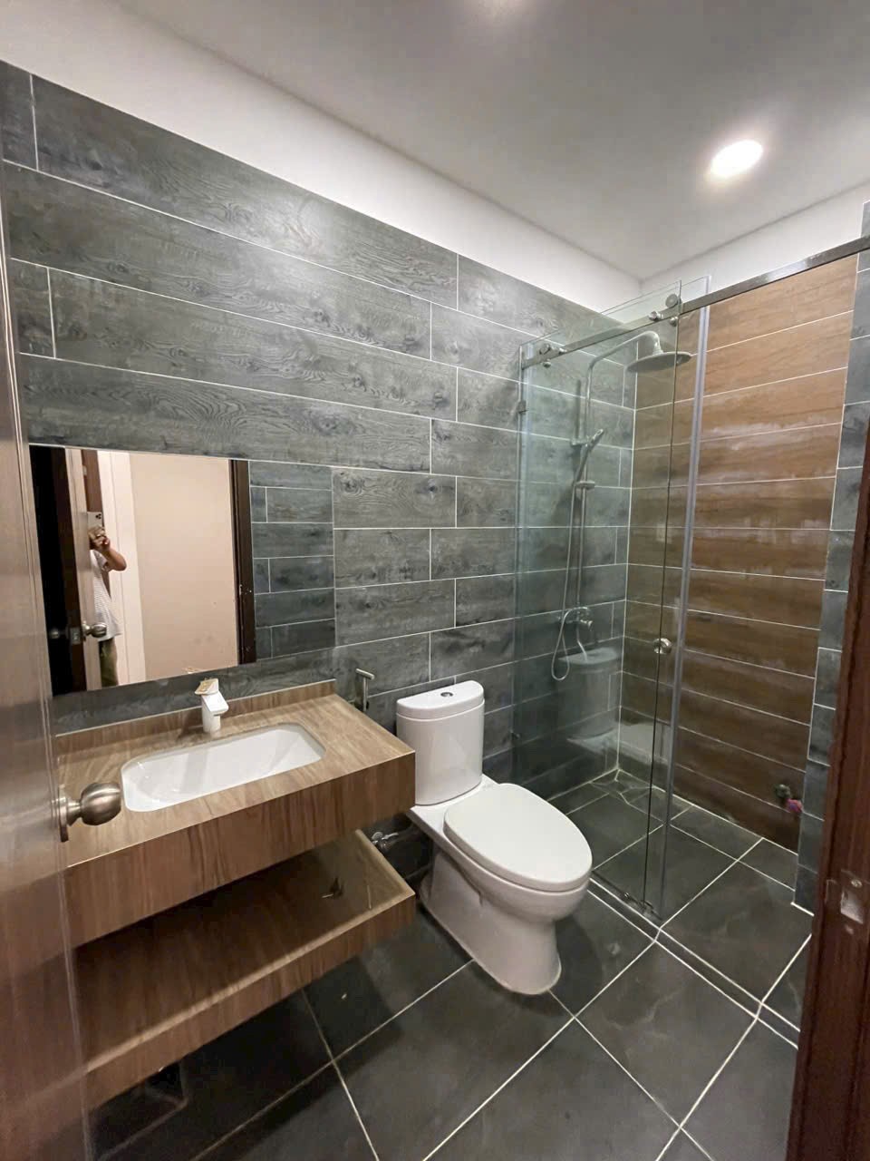 Bán nhà đẹp, thiết kế hiện đại mặt tiền Trần Thủ Độ, Tân Phú dt 48,6m2 2 lầu, 4pn, 3wc giá 8,9 tỷ 5