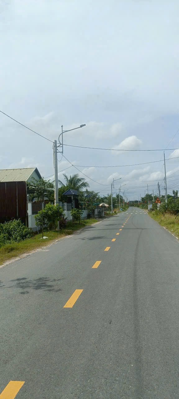 Bán đất thổ cư mặt tiền nhựa Láng Cẩm, xã Đức Lập Hạ dt 240m2 giá 2,8 tỷ