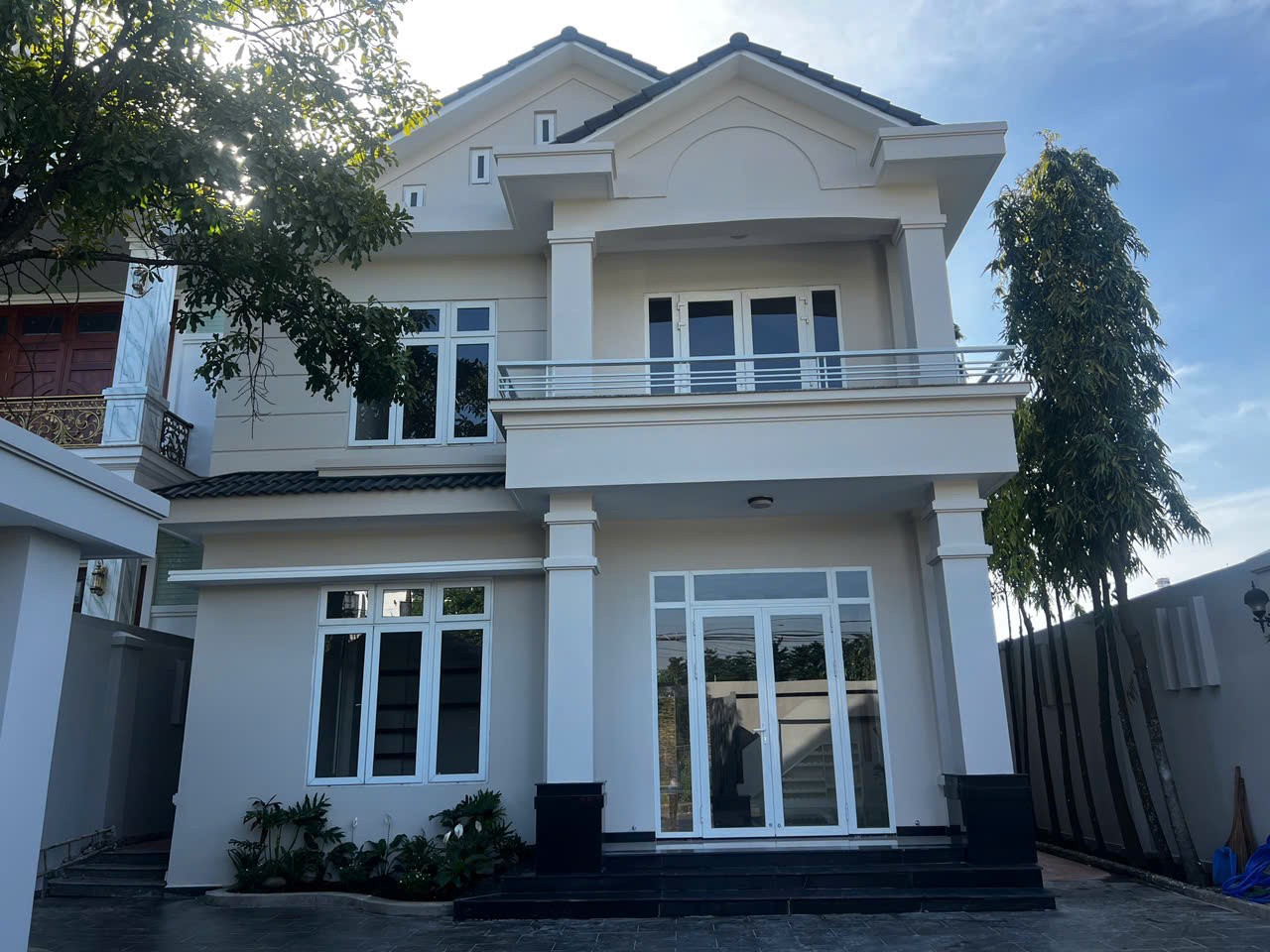 Cho thuê Biệt thự Phường Phú Hữu, Quận 9, Diện tích 360m², Giá 037 Triệu/tháng 7