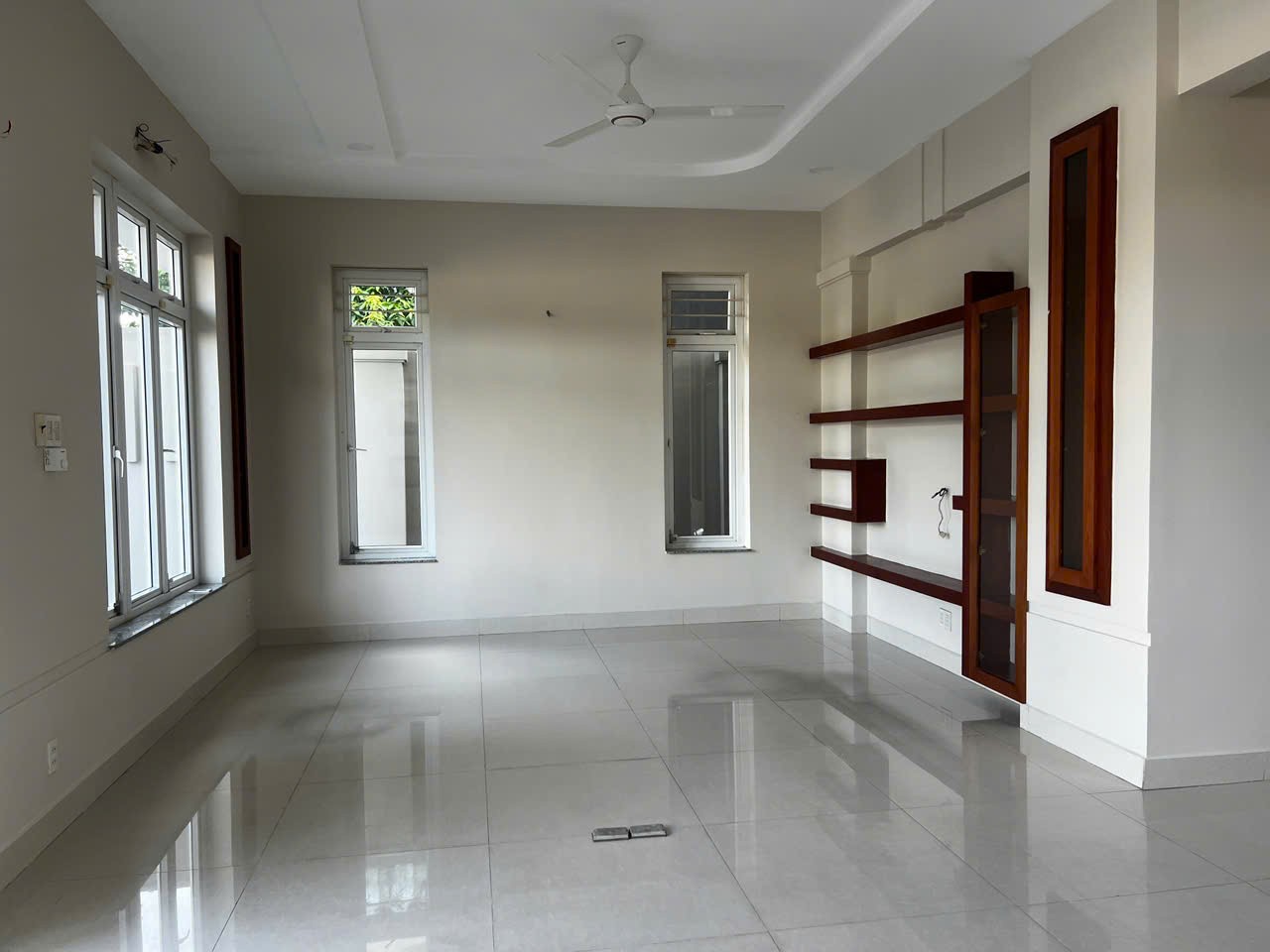 Cho thuê Biệt thự Phường Phú Hữu, Quận 9, Diện tích 360m², Giá 037 Triệu/tháng 9