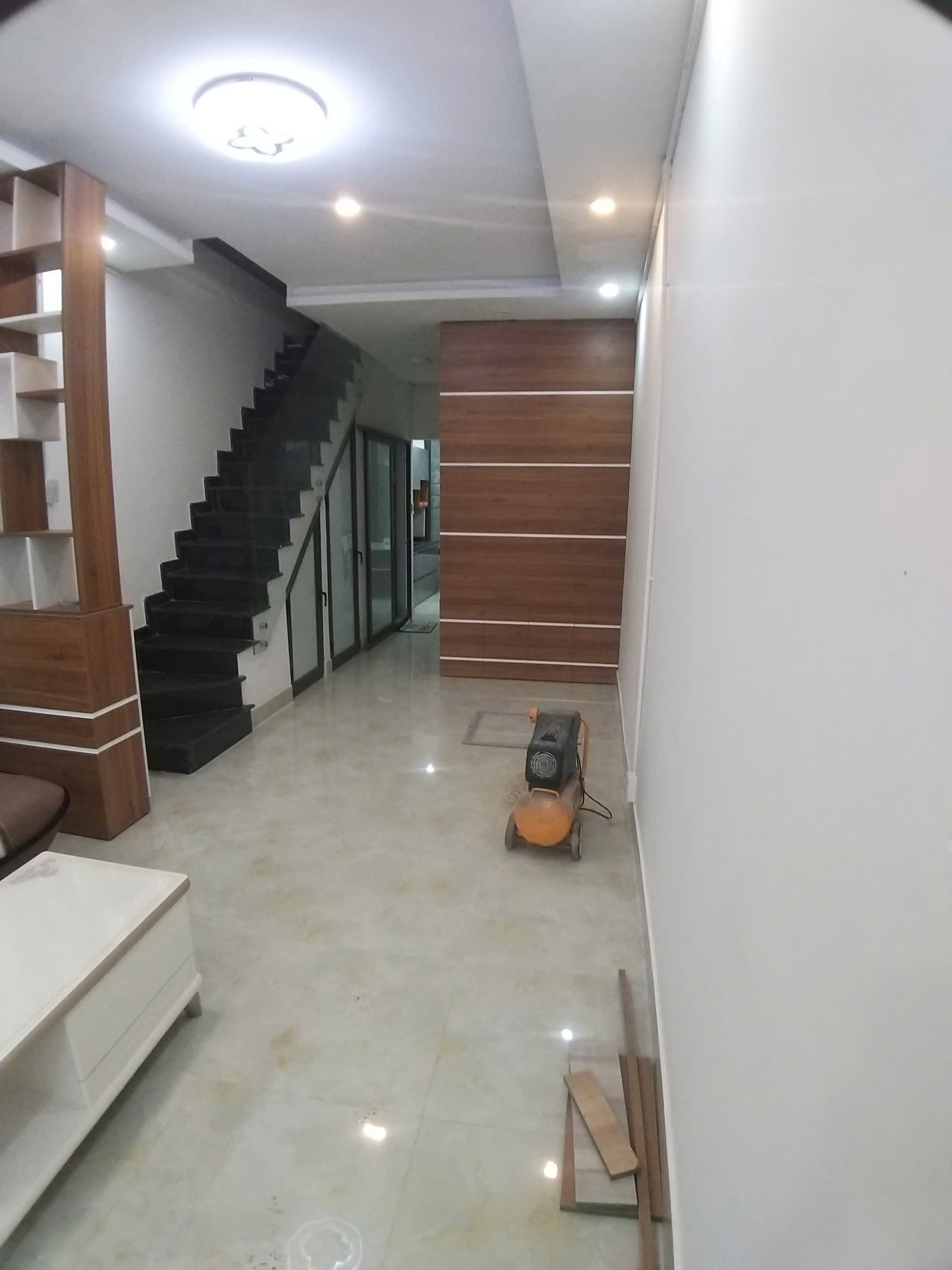 Cho thuê nhà nguyên căn có thang máy.Nguyễn thi  nghĩa . P2  tp đà lạt 5