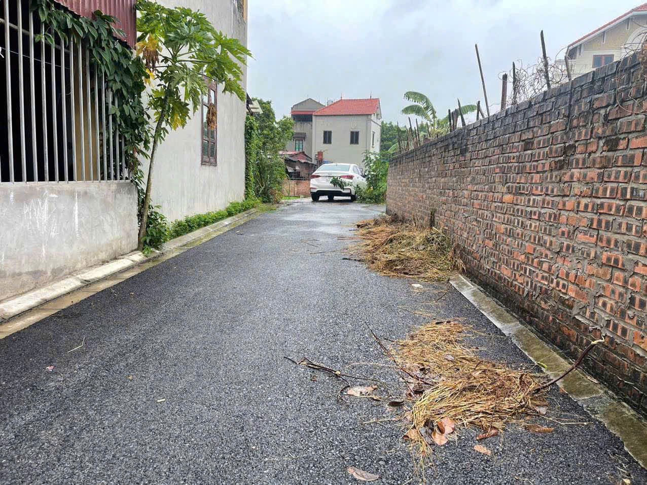 Cần bán gấp mảnh đất Đa Tốn, đường trải nhựa ô tô vào, nhỉnh 3 tỷ. LH:0379483926 2