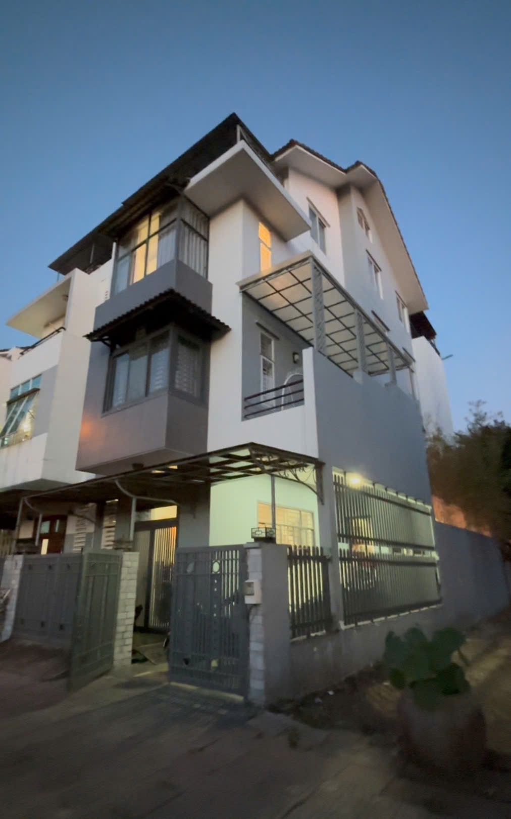 Cần bán Biệt thự Phường Phước Long B, Quận 9, Diện tích 133m², Giá 17.9 Tỷ