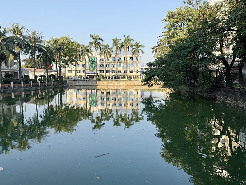 Cần bán 72m2 nhà 3 tầng view hồ Đức Giang. Đường rộng 5m ô tô ra vào thoải mái 2