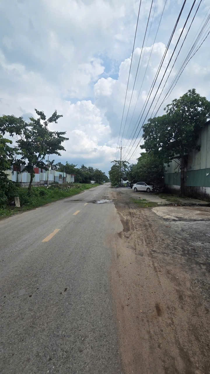 BÁN NHÀ XƯỞNG (10x40) TÂN HIỆP, HÓC MÔN  GIÁ NGỘP RẺ NHẤT KHU VỰC 4