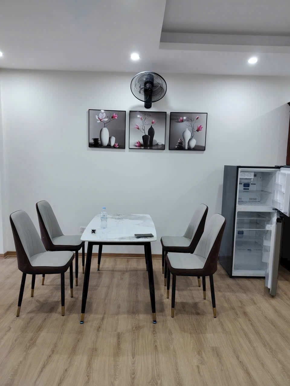 Chính chủ bán căn hộ chung cư 70m2, 2 PN, full nội thất tại Thanh Hà-Hà Đông 6