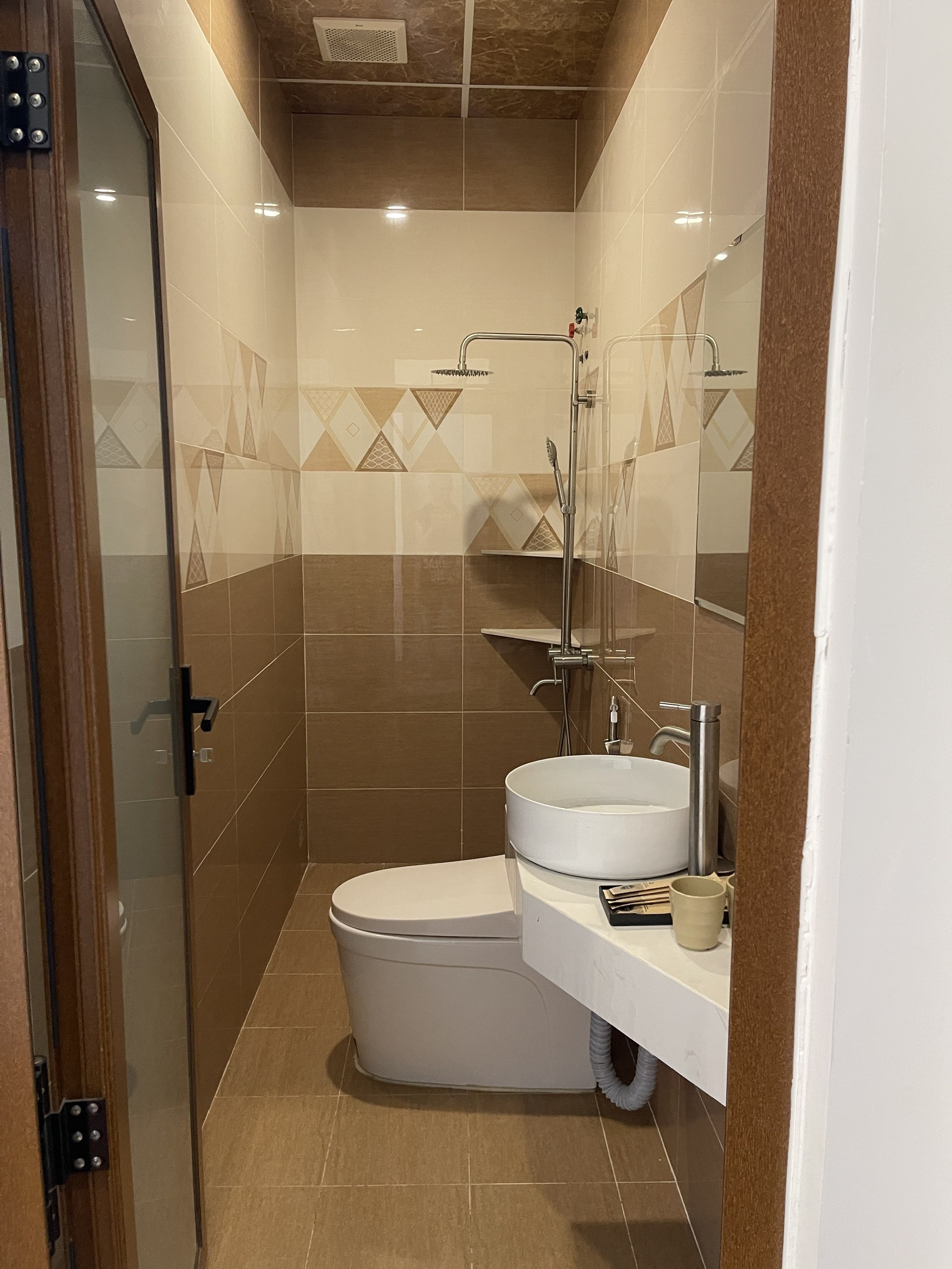 Cho thuê nhà mặt tiền Phan Đình Phùng, Phường 2, Đà Lạt có 8 phòng và mặt bằng kinh doanh 5