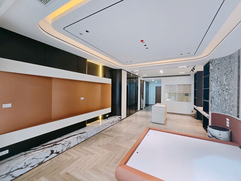 Cần bán 85m2 nhà 8 tầng, thang máy 650kg, có hệ thống PCCC tại Khu 918 Phúc Đồng - Long Biên 5