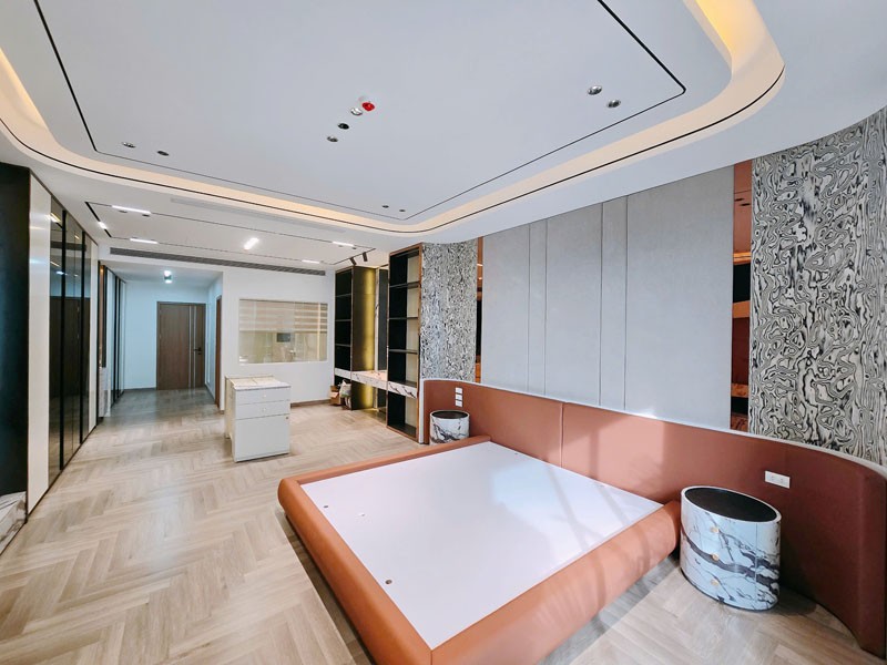 Cần bán 85m2 nhà 8 tầng, thang máy 650kg, có hệ thống PCCC tại Khu 918 Phúc Đồng - Long Biên 7