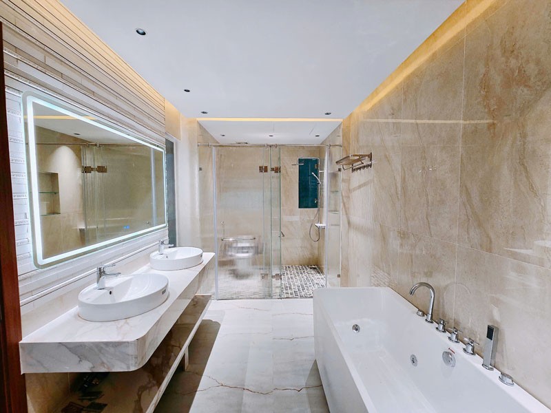 Cần bán 85m2 nhà 8 tầng, thang máy 650kg, có hệ thống PCCC tại Khu 918 Phúc Đồng - Long Biên 8