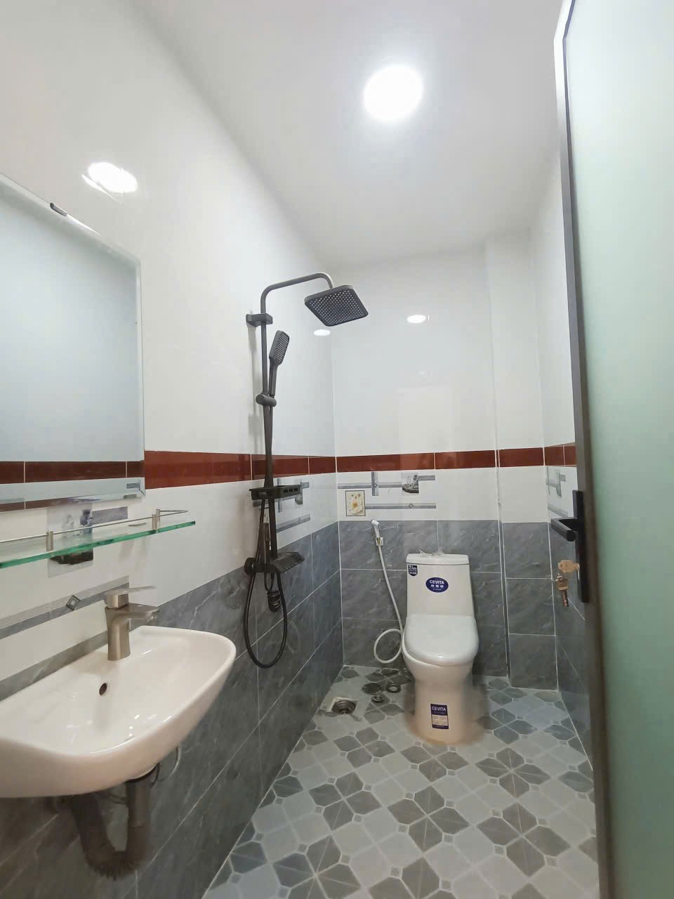 Bán 2 căn nhà phố kdc Cát Tường Phú Sinh, xã Mỹ Hạnh Bắc dt 54m2 2 lầu 3pn 3wc giá 2,28 tỷ / 1 căn 8