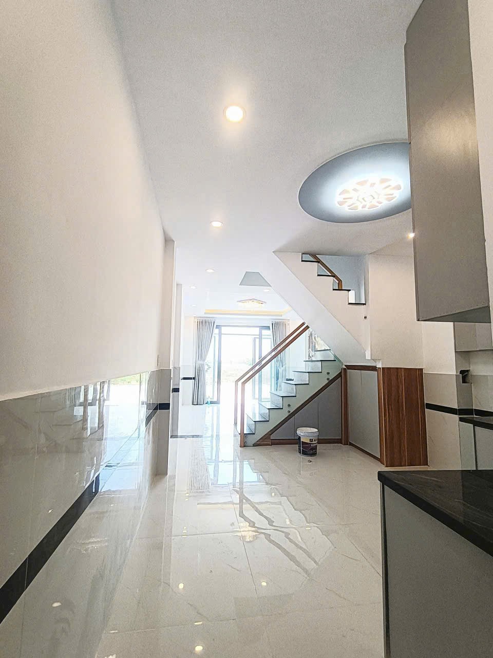 Bán 2 căn nhà phố kdc Cát Tường Phú Sinh, xã Mỹ Hạnh Bắc dt 54m2 2 lầu 3pn 3wc giá 2,28 tỷ / 1 căn 10