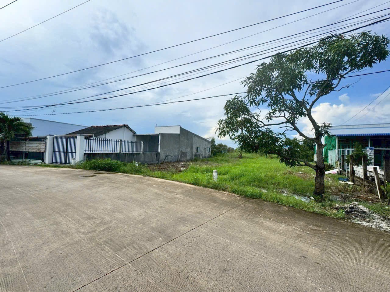 Đất thổ cư 208m2 mt xe hơi xã Phước Đông Chủ cần bán gấp 1 tỏi 150tr 2