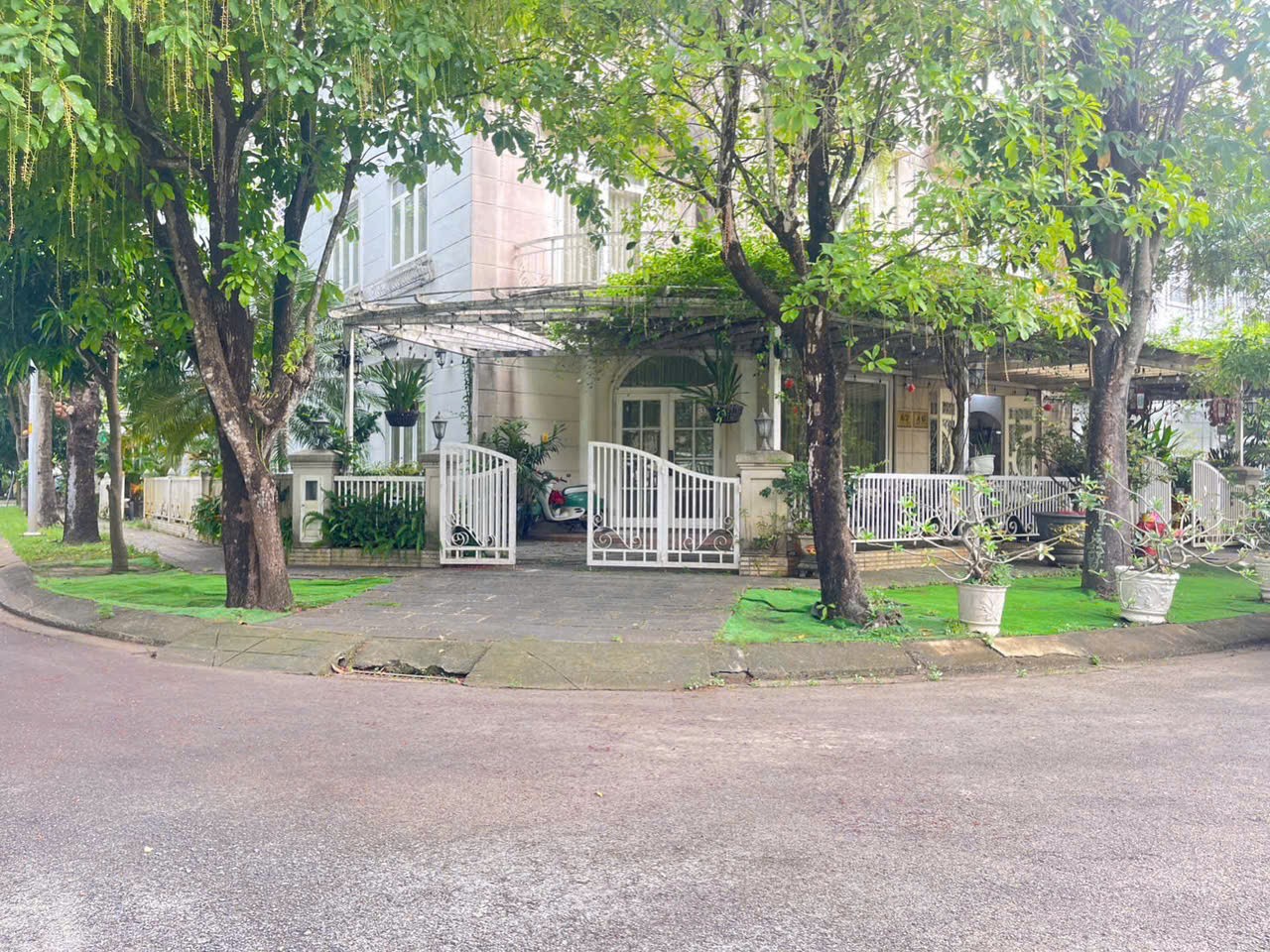 Cần bán Biệt thự Phường Phước Long A, Quận 9, Diện tích 198m², Giá 21 Tỷ