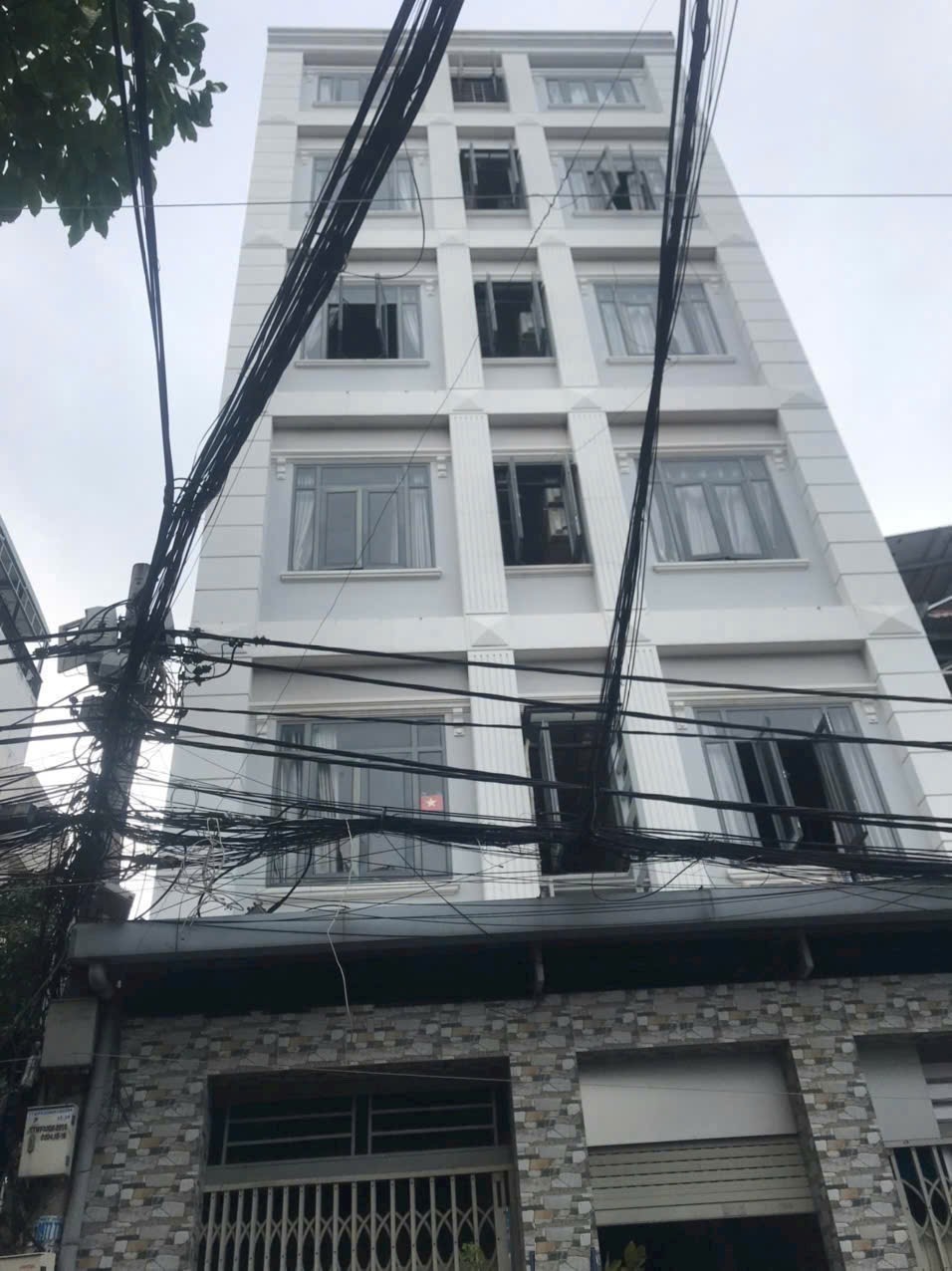 Bán tòa nhà CHDV 9 Trần Trọng Cung Quận 7 dt 8,3x25m 7 tầng 2